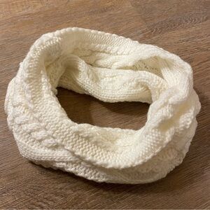 NWT - Banana Republic Cream Knit Infinity Scarf